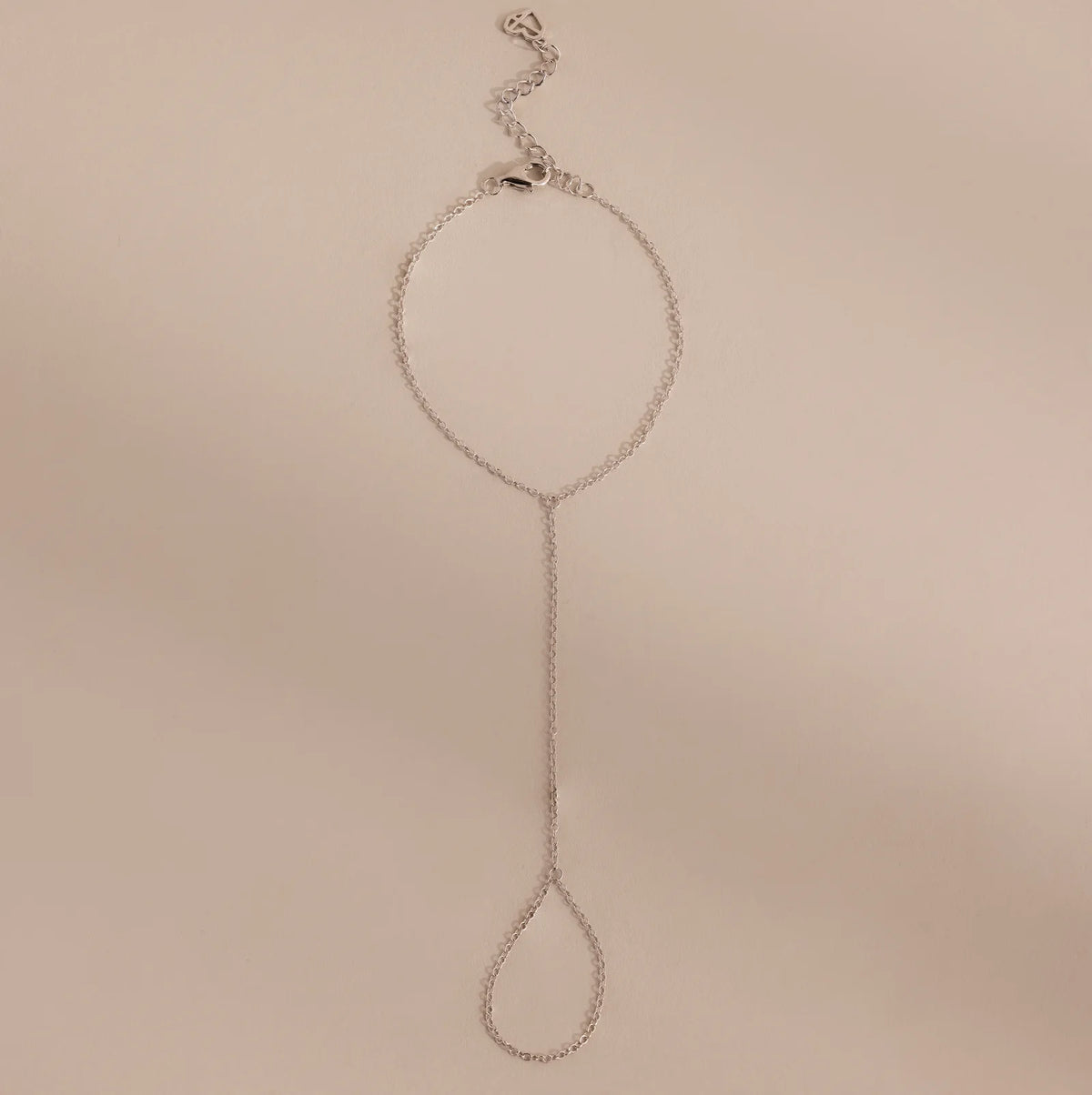 Pulseira delicada de corrente de mão
