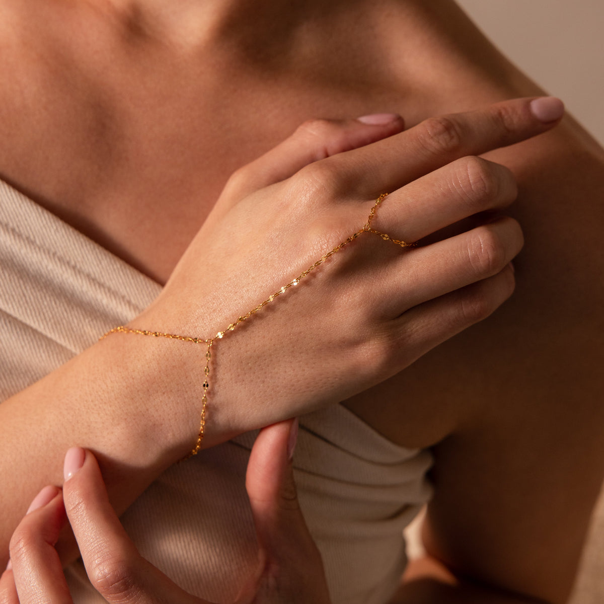 Pulseira de Mão Brilhante