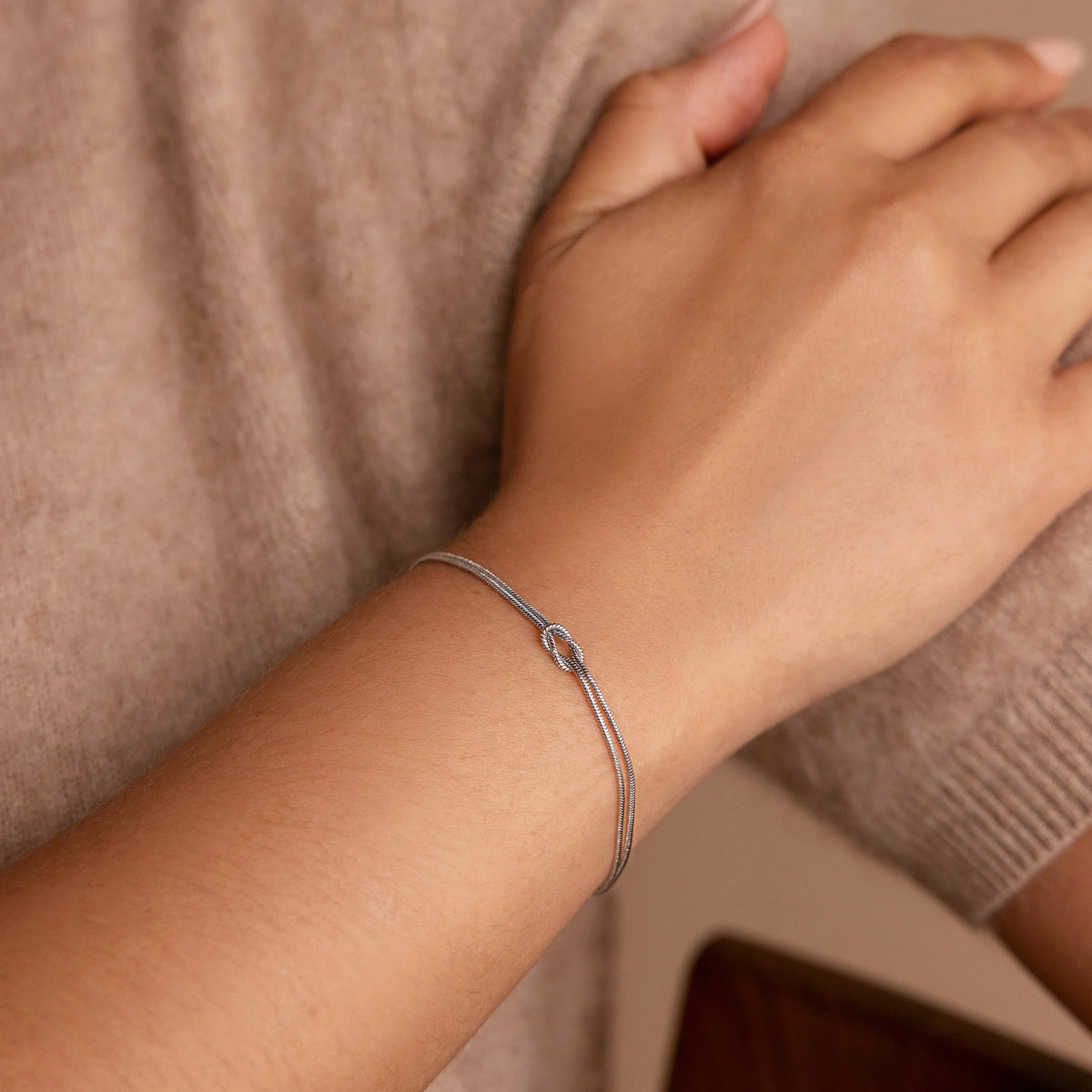 Pulseira Love com Nó