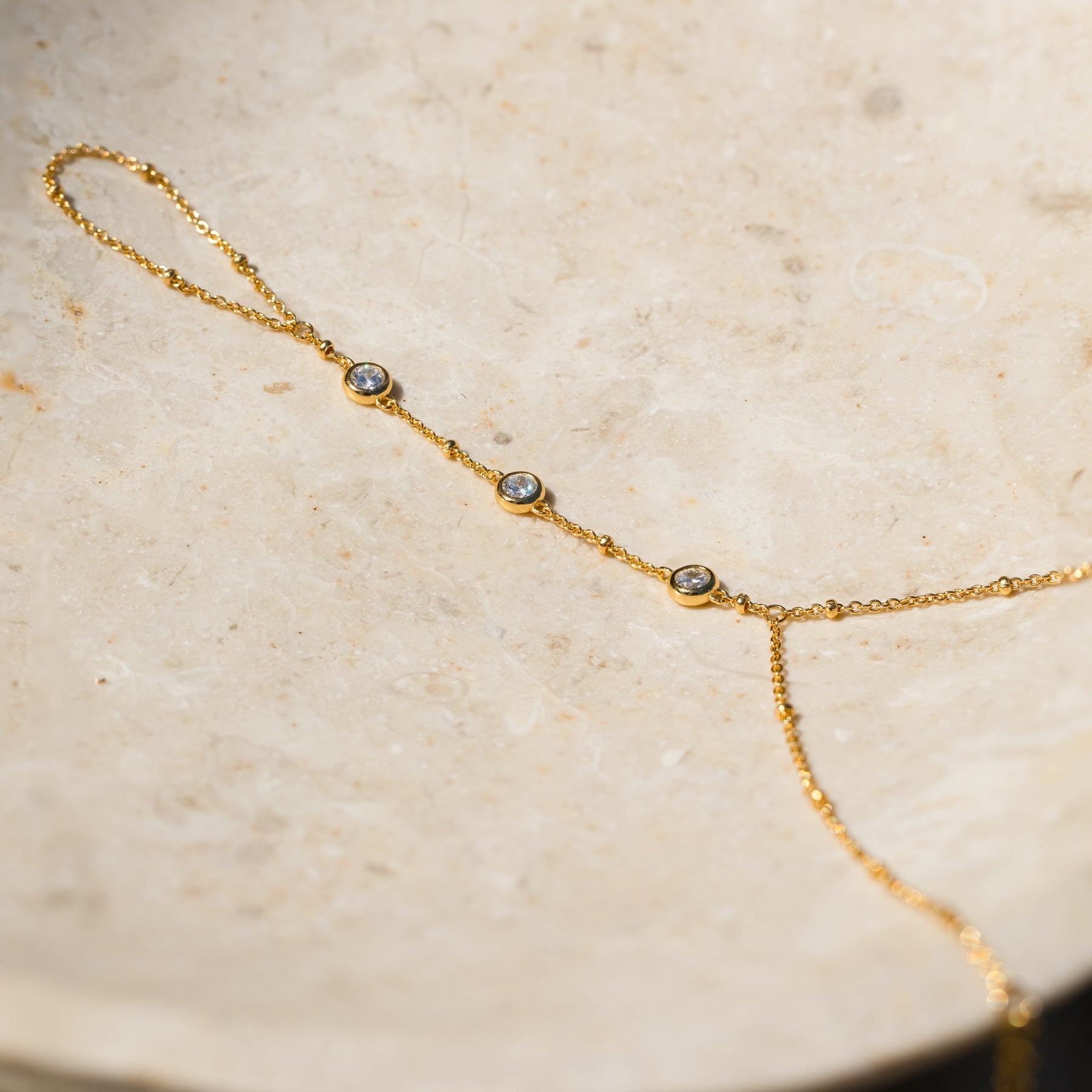 Corrente de mão com moldura de diamante