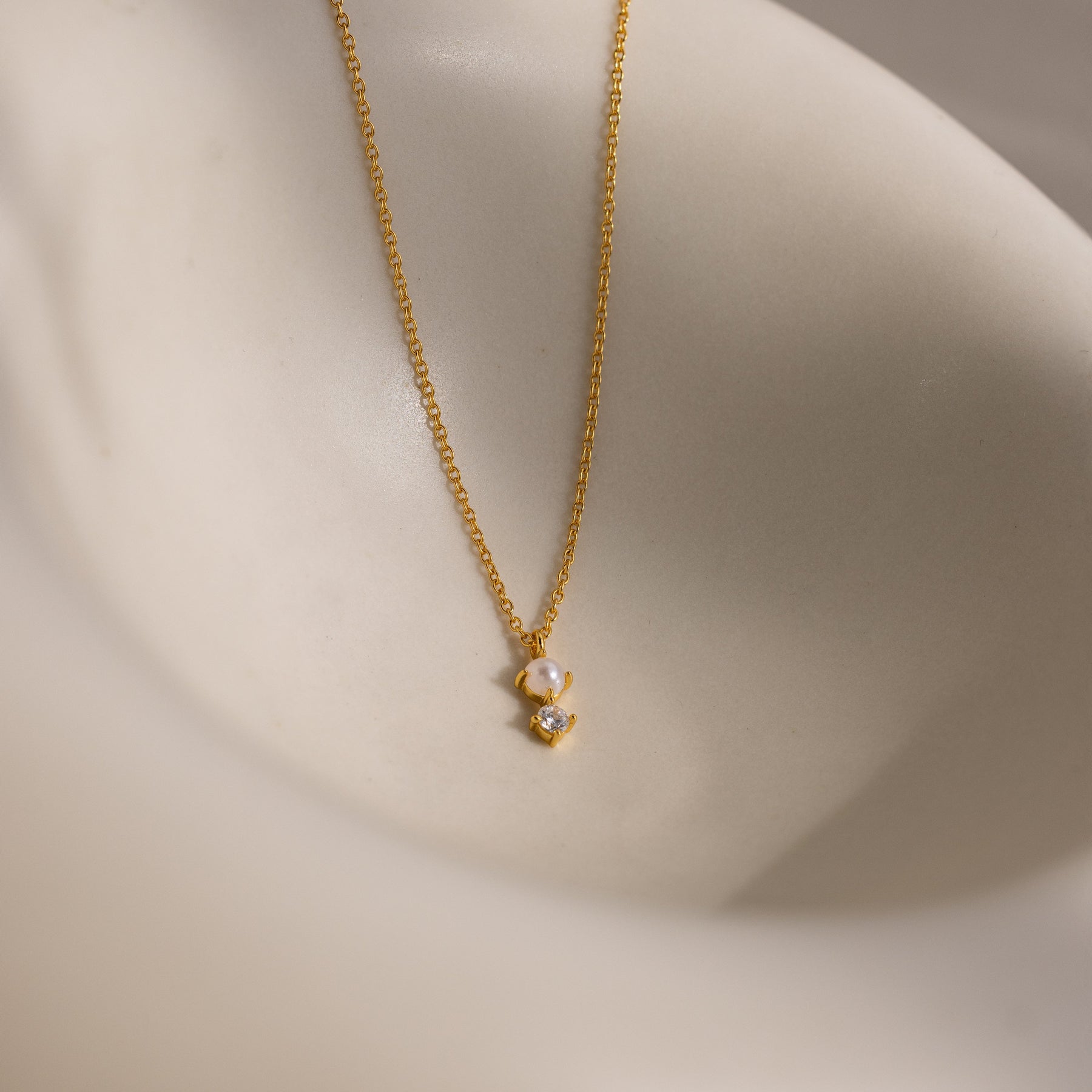 Colar de pérolas e diamantes Tiny Pearl