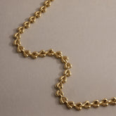 Pulseira de coração com elos minúsculos