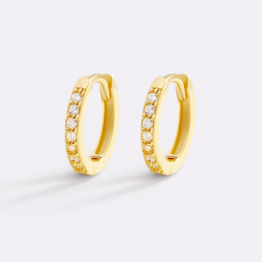 Brincos de argola com pavé