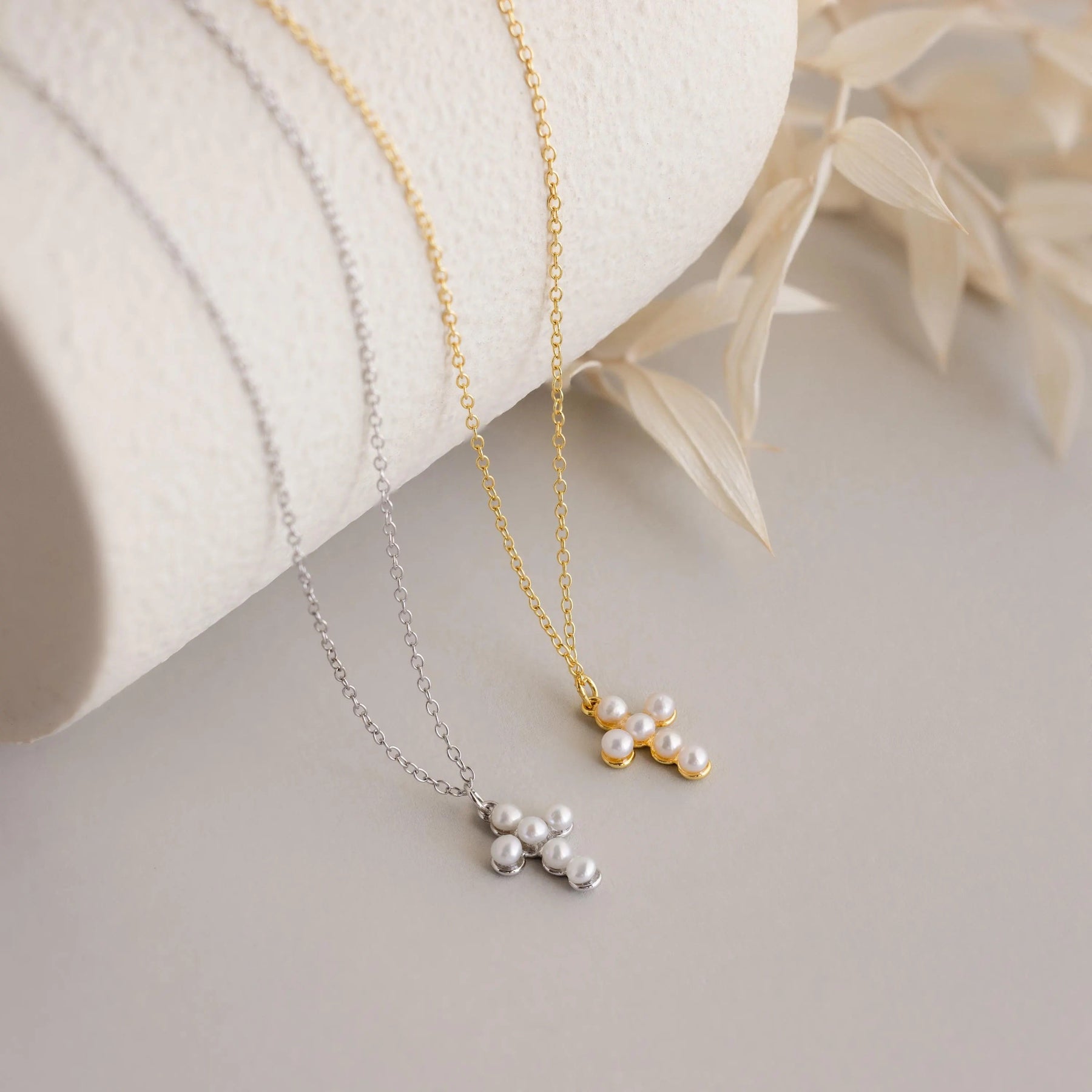 Colar de Cruz de Pérolas