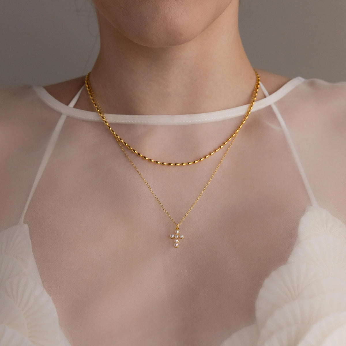 Colar de Cruz de Pérolas