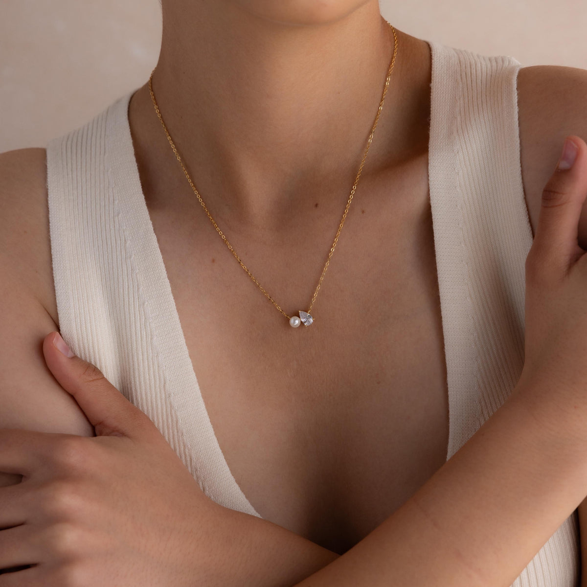 Colar de pérolas e diamantes