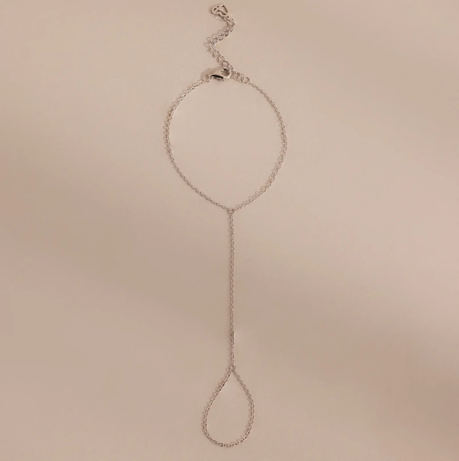 Pulseira delicada de corrente de mão
