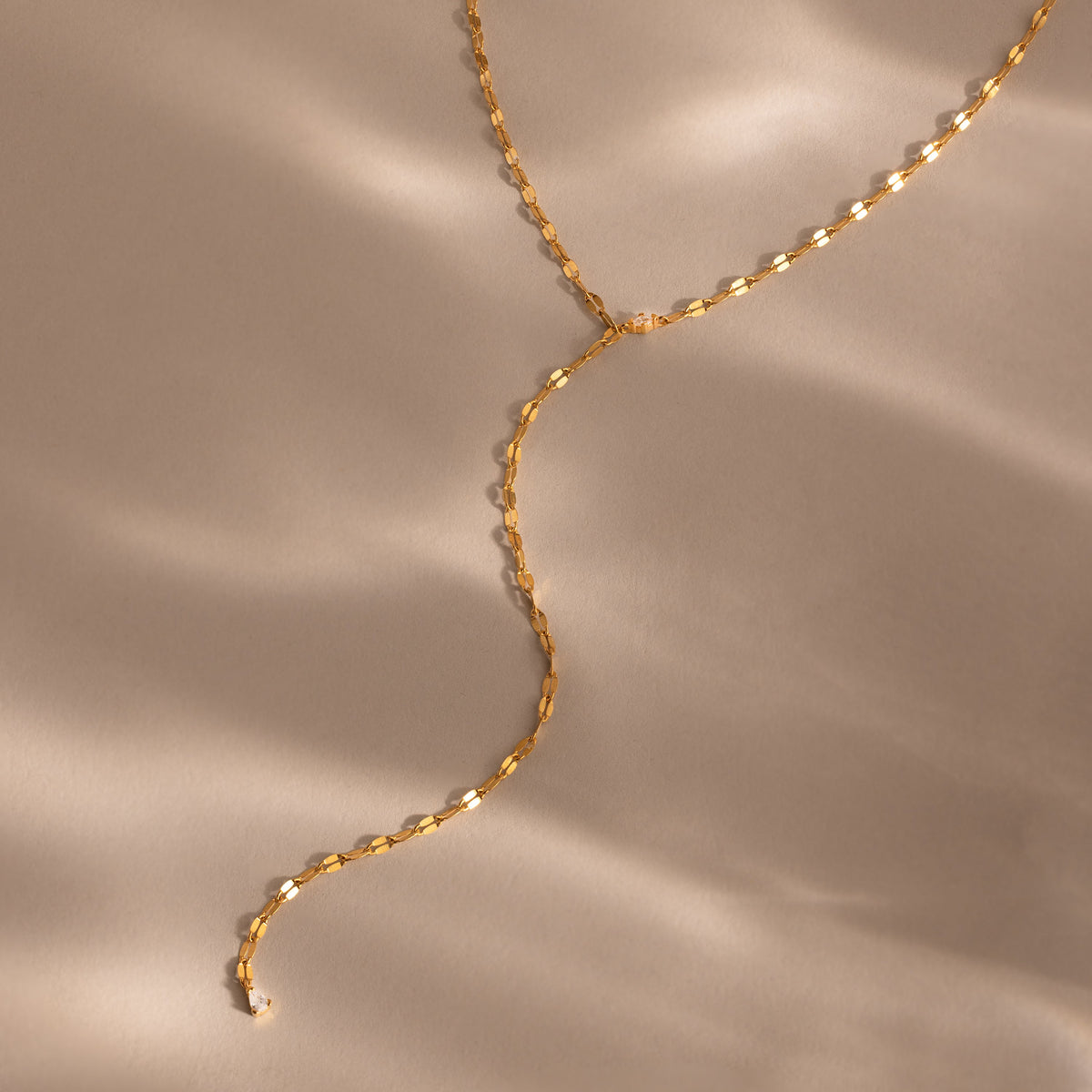 Colar tipo laço Lariat