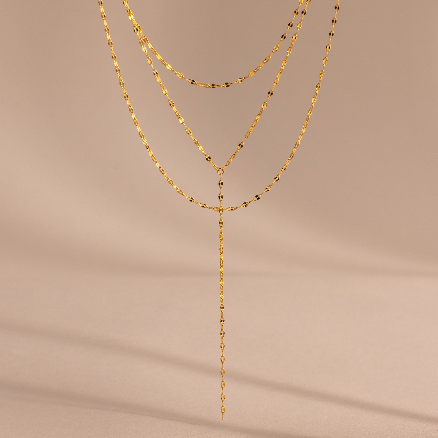 Colar Lariat tipo laço em camadas brilhante