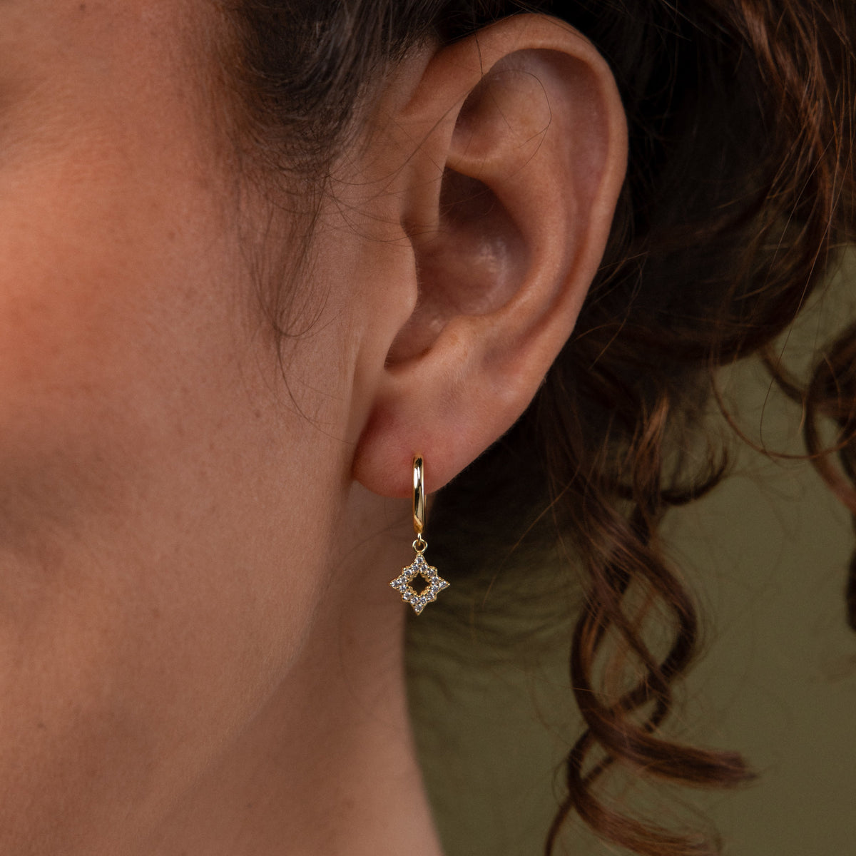 Brincos Star Hoops