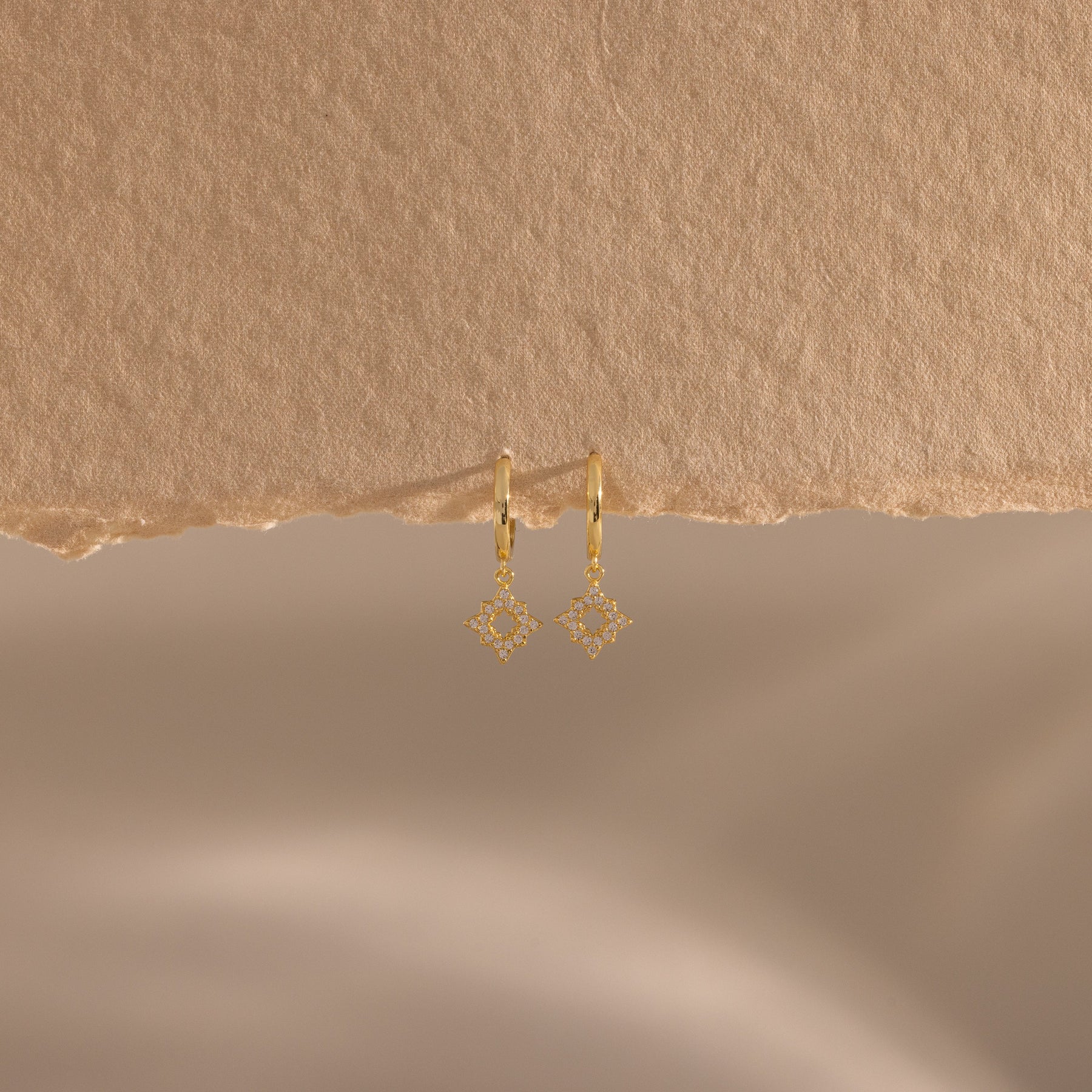 Brincos Star Hoops