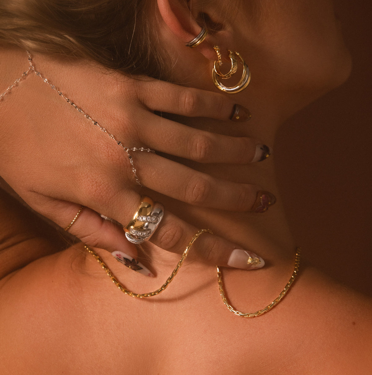 Pulseira de Mão Brilhante