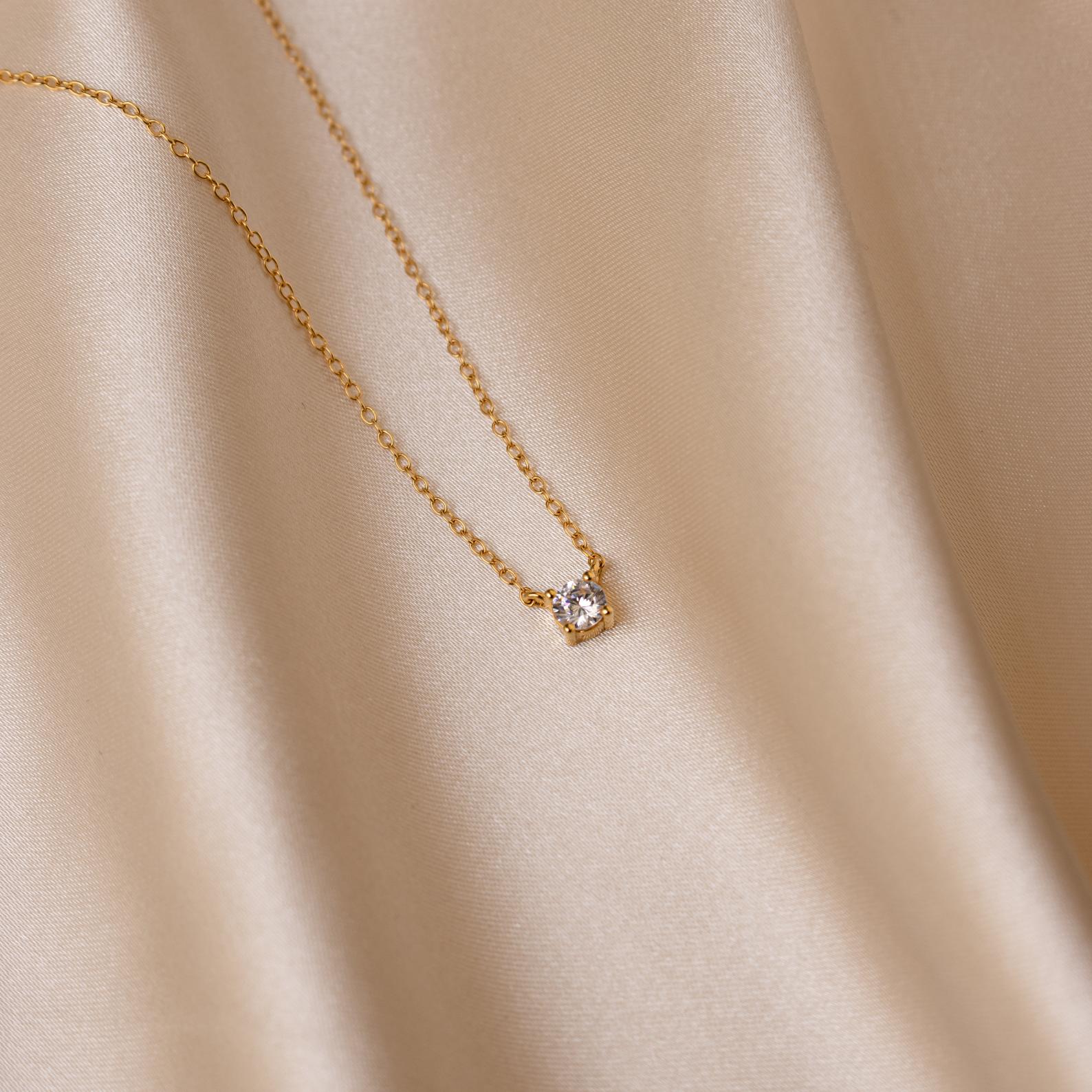 Colar de diamante delicado