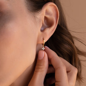 brincos pendentes com flor de diamante