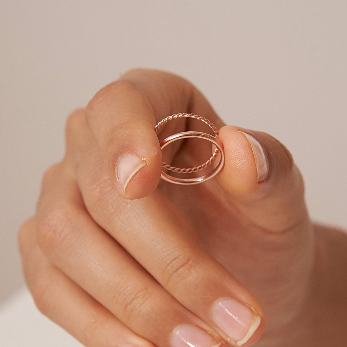 Conjunto de anéis empilháveis minimalistas
