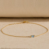 Pulseira de pedra de nascimento em baguete