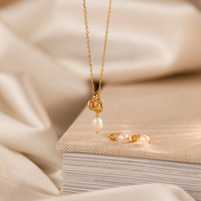Conjunto de colar e brincos de pérolas Knot COMPRE 2 PAGUE 1