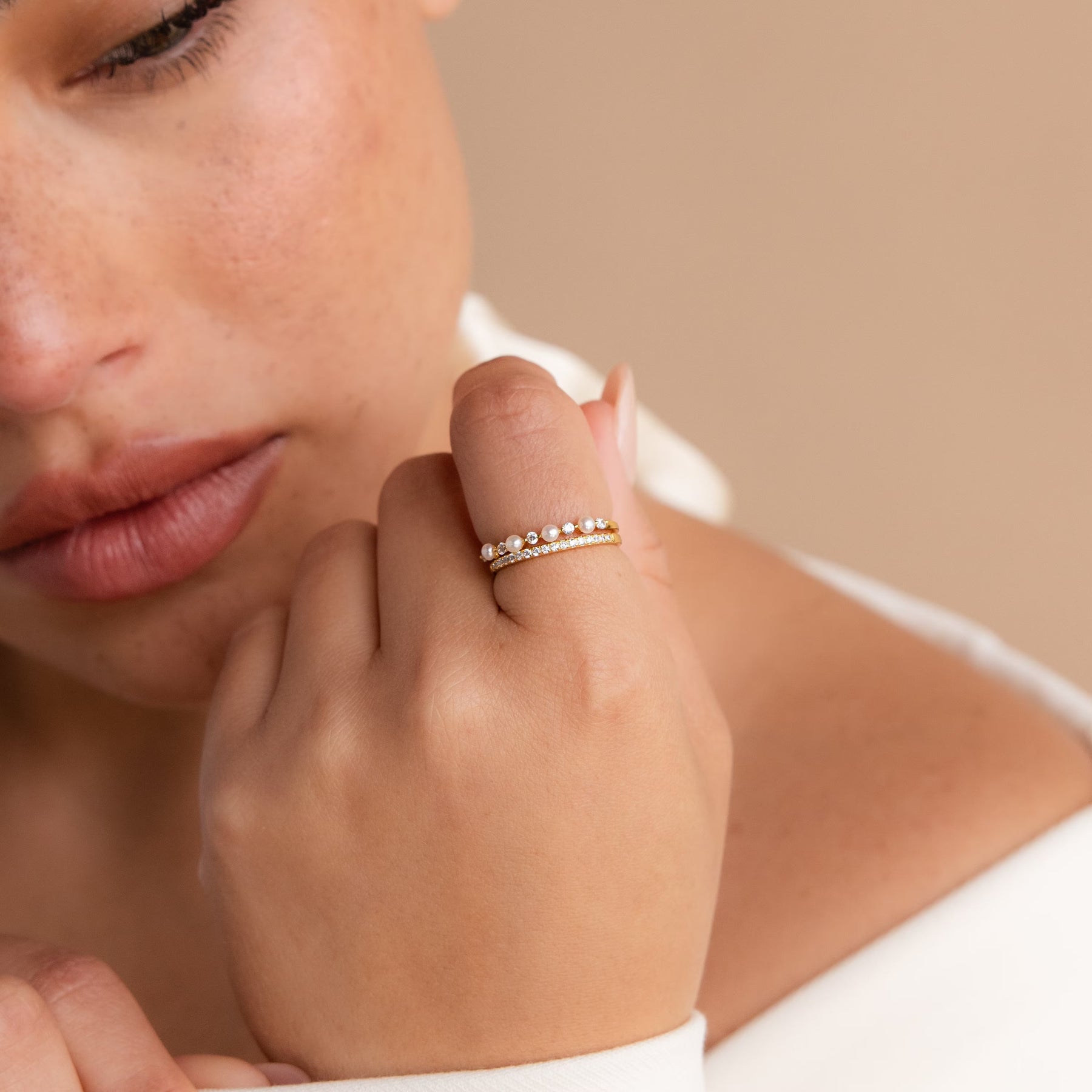 Conjunto de anéis empilháveis de pérolas Pave