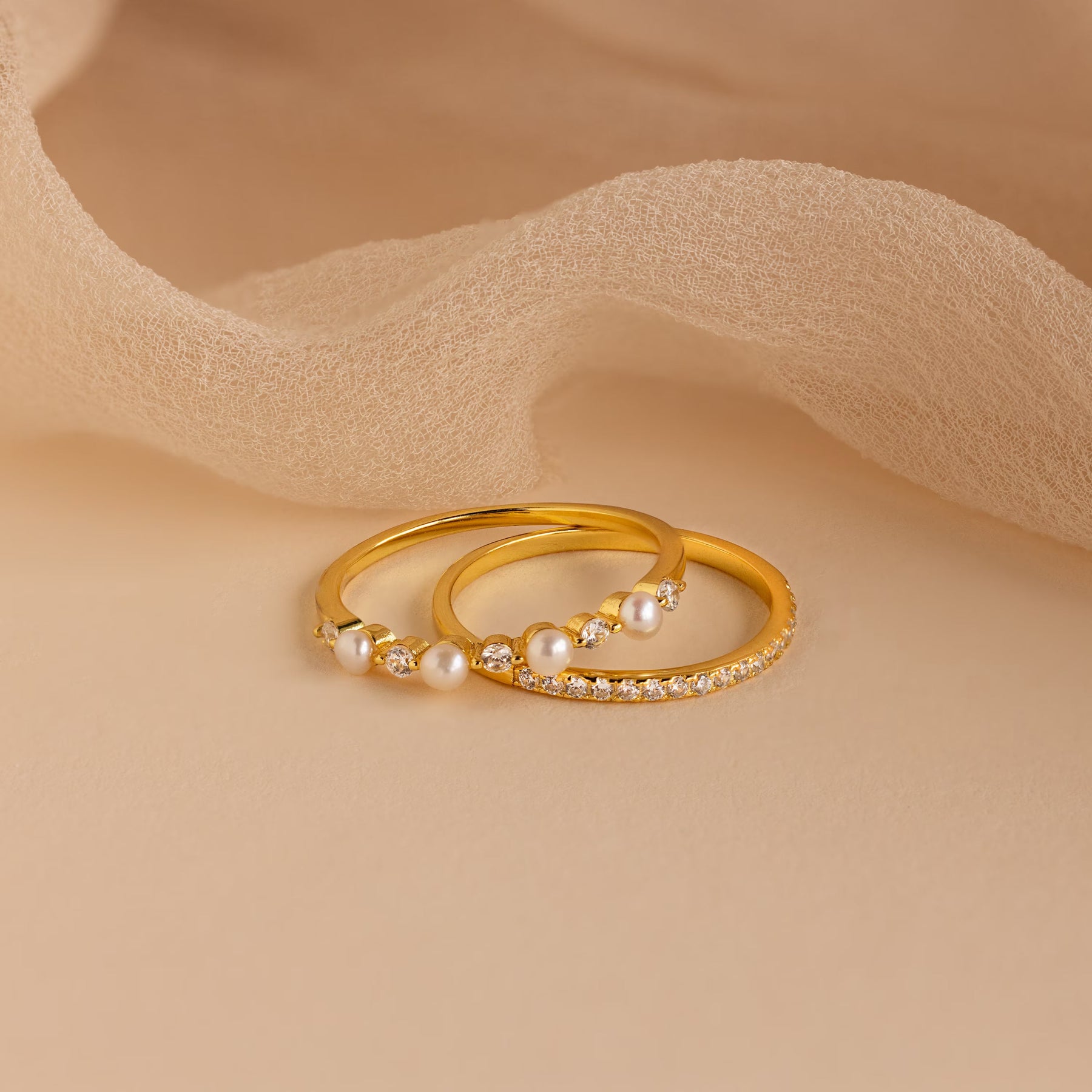 Conjunto de anéis empilháveis de pérolas Pave