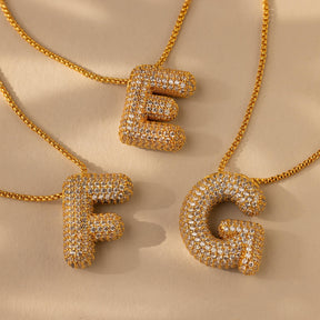Colar de letras Pave Puff