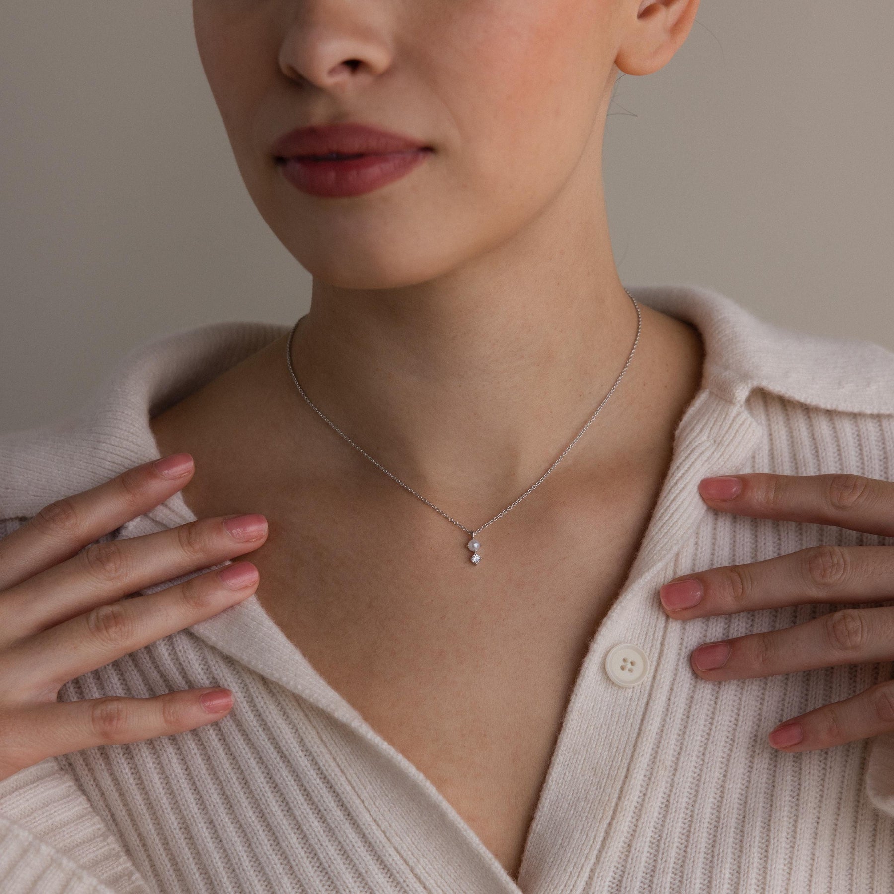 Colar de pérolas e diamantes Tiny Pearl