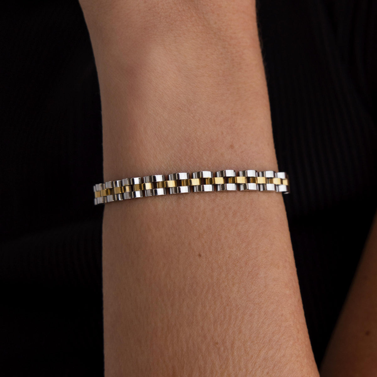 Pulseira de elos de metal misto