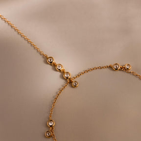 Pulseira de corrente de mão com cluster de diamantes