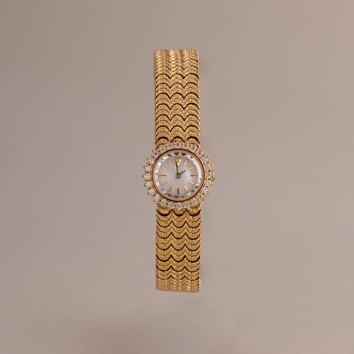 Relógio Pavé Scalloped